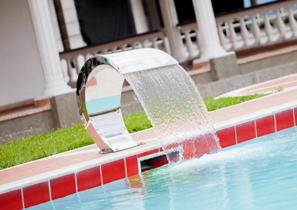 Catálogo Decorativos de Exteriores: Cascadas y Duchas en Acero Inoxidable